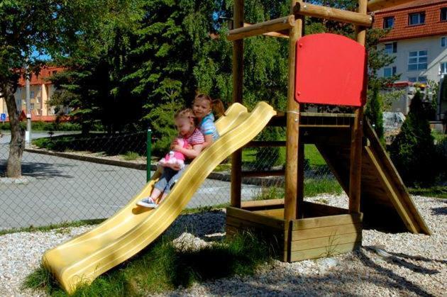 Penzion Bystrica โปวาซกา บริสตริซา ภายนอก รูปภาพ